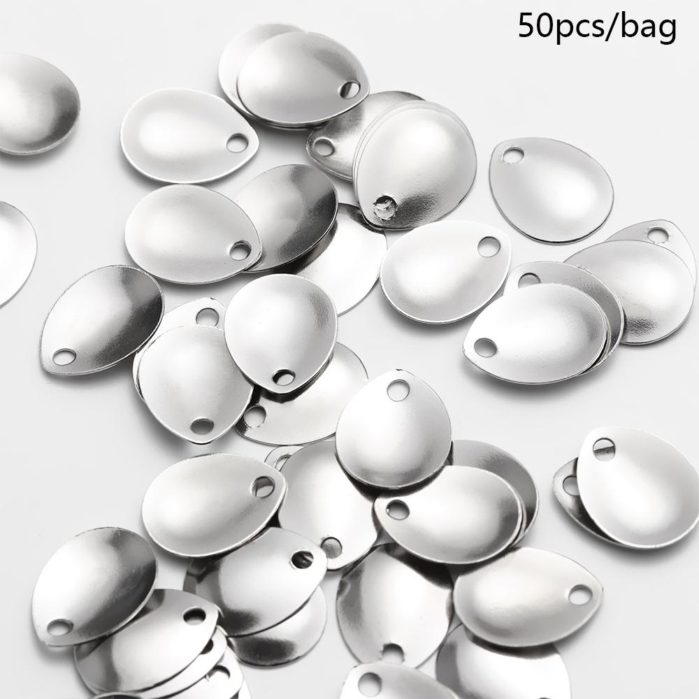 Fishing Lure Spoon - 釣り用の光沢のある金属製の照らされたスティック,魚を捕まえるためのルアーのセット,スピナーベイト,ブレーキ付き回転可能,50個。
